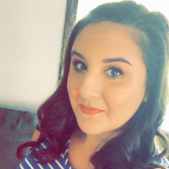 Meet your Posher, Rachael - Picture 2 of 4